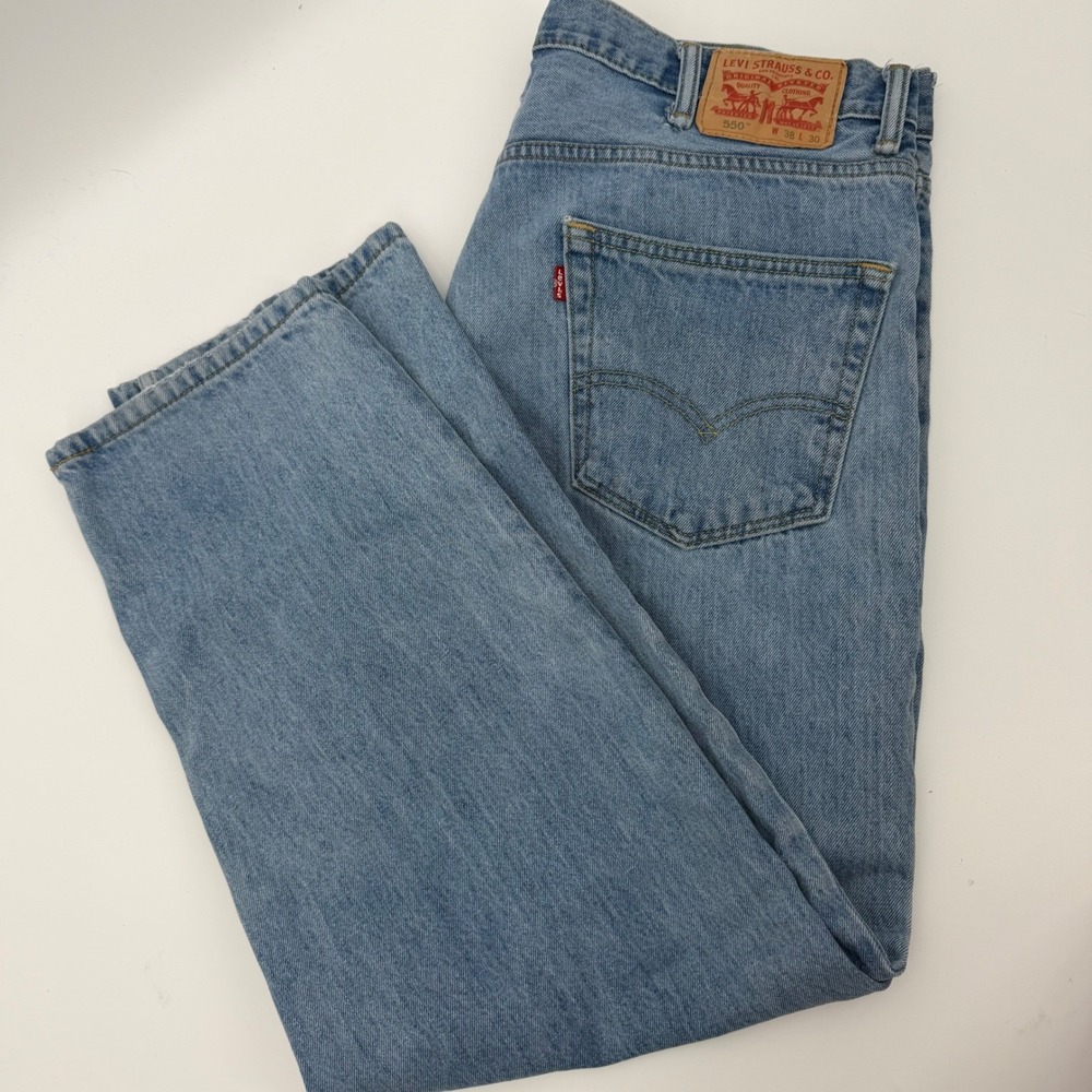 Levis 550 Relaxed Fit Tapered Leg Light Wash Denim Jeans Mens 38x30